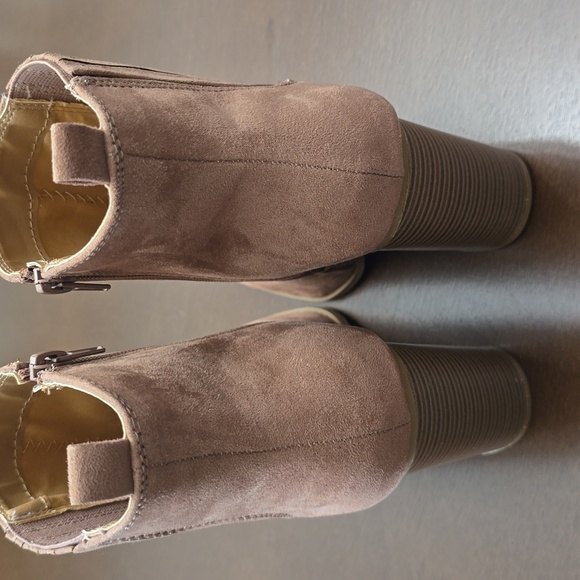 QUPID Womens Sz 10 Booties Square Toe 4" Heel New - Picture 5 of 8